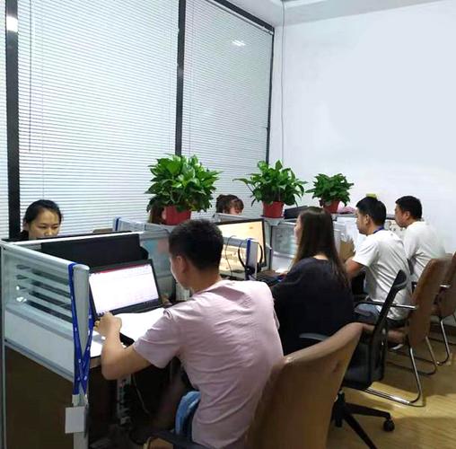 技术开发与文化艺术经纪的跨界融合 构建教育设备与电子产品创新生态